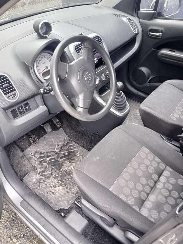 Usado Suzuki Splash Basic 65 HP (47 kW) 2010 Citadino