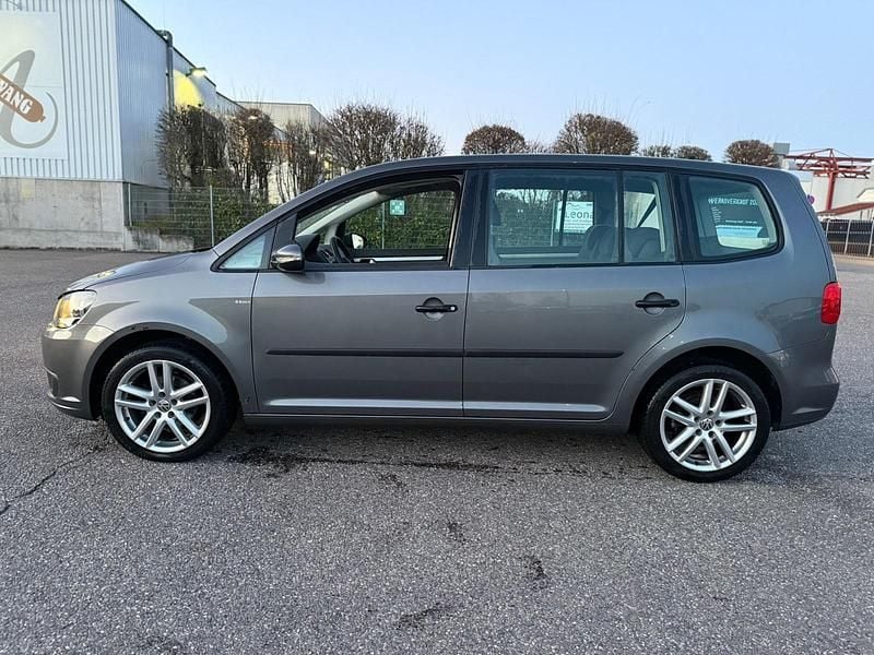 Gebraucht VW Touran 105 PS (77 kW) 2011 Grau Van / Kleinbus