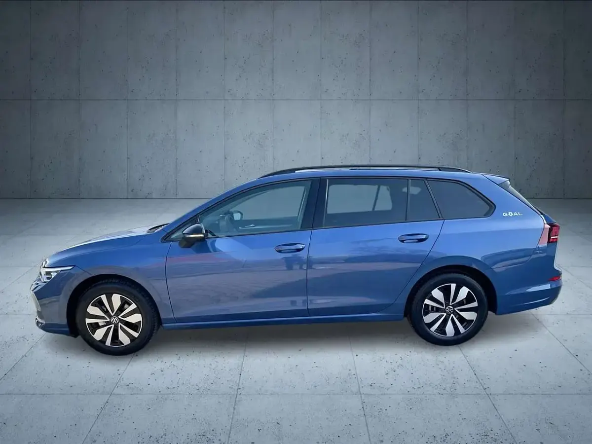 Second-hand VW Golf VIII Goal 150 CP (110 kW) 2025 Albastru Break