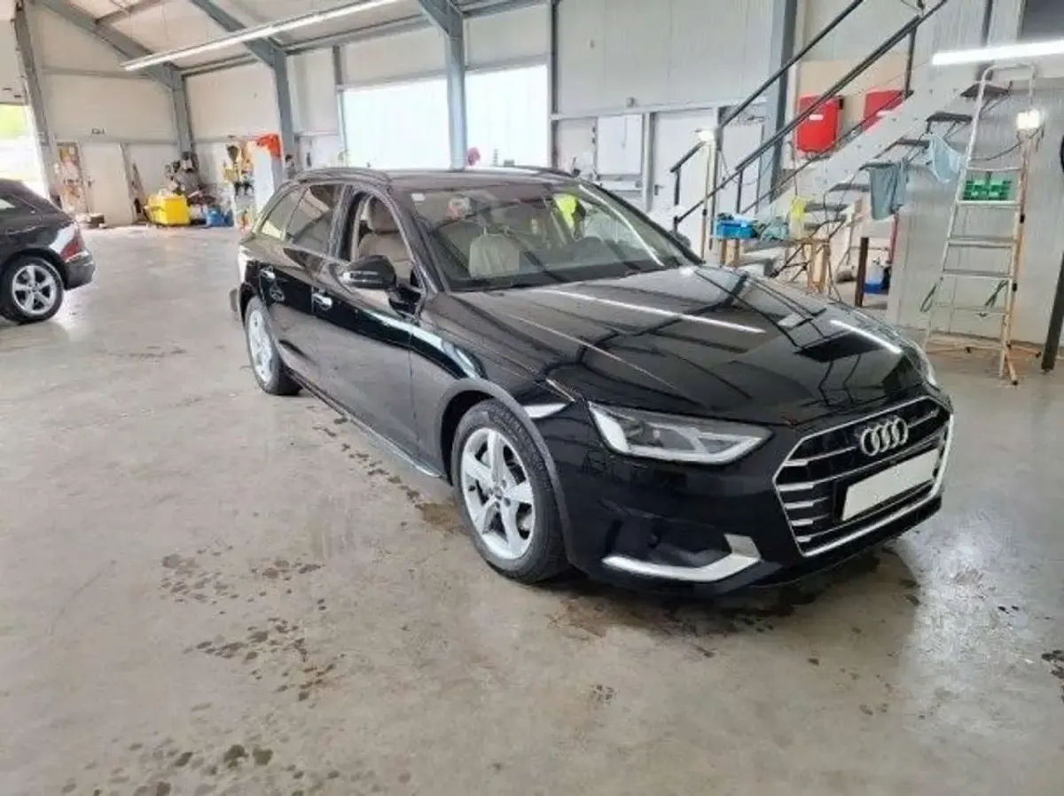 Gebraucht Audi A4 Ambiente 204 PS (150 kW) 2022 Schwarz Kombi