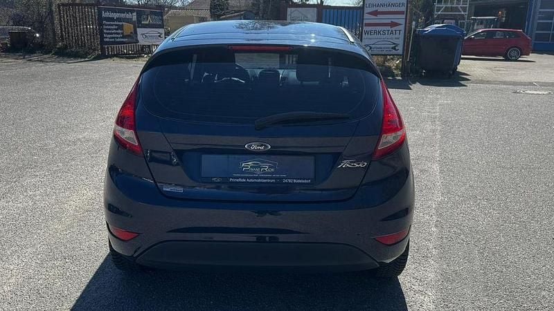 Gebraucht Ford Fiesta Trend 60 PS (44 kW) 2010 Blau Kleinwagen