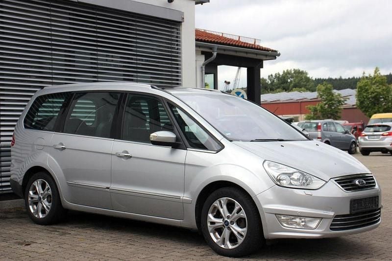 Silber Gebraucht 2014 Ford Galaxy Titanium Van / Kleinbus | 9.990 € (Fairer Preis) - Bild 1/4