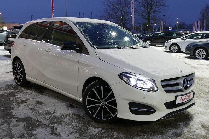 Gebraucht Mercedes B200 Urban 156 PS (114 kW) 2018 Weiß Van / Kleinbus