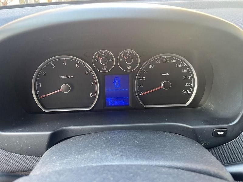 Gebraucht Hyundai i30 Classic 109 PS (80 kW) 2010 Rot Limousine