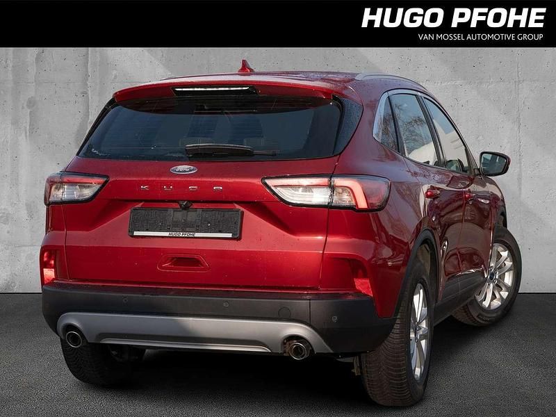 Gebraucht Ford Kuga Titanium 151 PS (111 kW) 2021 Rot SUV