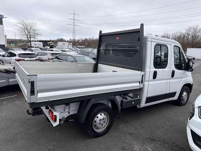 Gebraucht Citroën Jumper 140 PS (102 kW) 2023 Lackierung weiss icy/deckende Van / Kleinbus