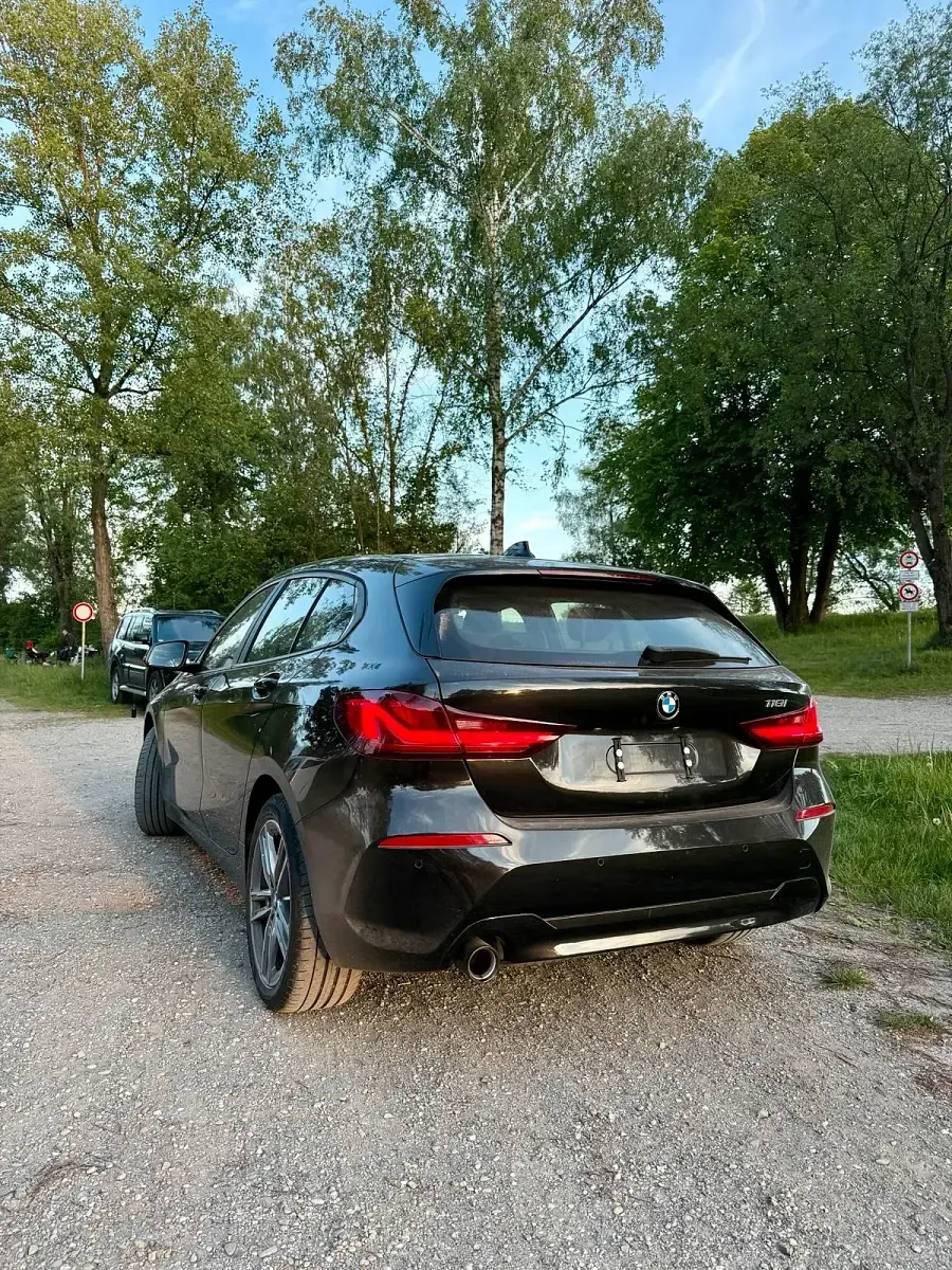Gebraucht BMW 118 Advantage 140 PS (102 kW) 2019 Schwarz Kleinwagen