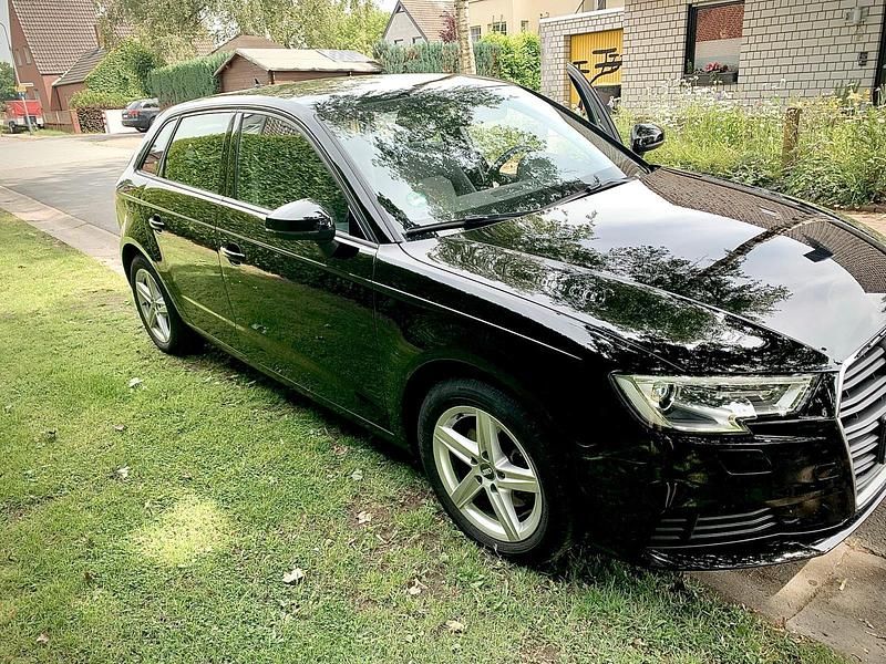 Second-hand Audi A3 115 CP (84 kW) 2020 Negru Berlinǎ