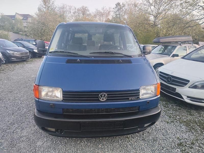 Second-hand VW Caravelle 102 CP (75 kW) 2001 Albastru Van