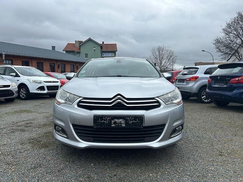 Gebraucht Citroën C4 SELECTION 95 PS (69 kW) 2014 Silber Limousine