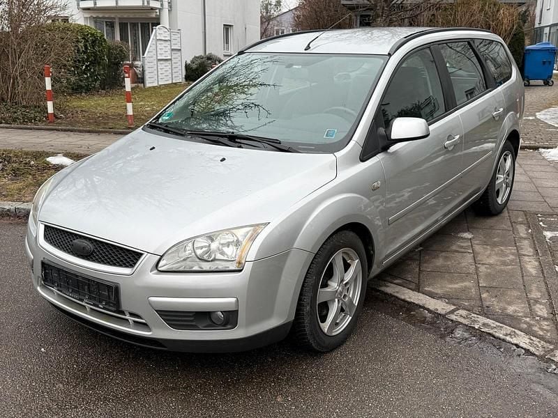 Silber Gebraucht 2007 Ford Focus Kombi | 1.790 € (Guter Preis) - Bild 1/4