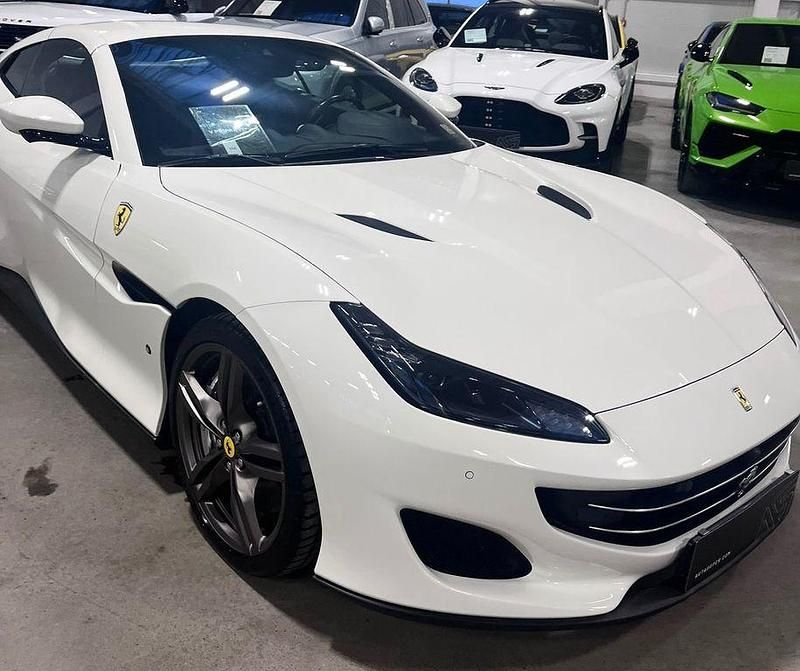 Gebraucht Ferrari Portofino 600 PS (441 kW) 2021 Bianco avus Cabrio