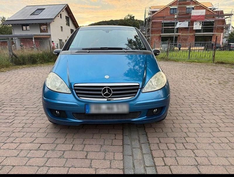Blau Gebraucht 2006 Mercedes A150 Classic Van / Kleinbus | 2.400 € (Fairer Preis) - Bild 1/4