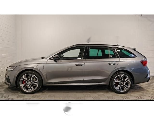 Metallic Gebraucht 2022 Skoda Octavia RS | 31.940 € (Fairer Preis) - Bild 1/4