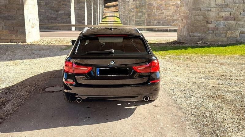 Gebraucht BMW 520 190 PS (139 kW) 2018 Schwarz Kombi