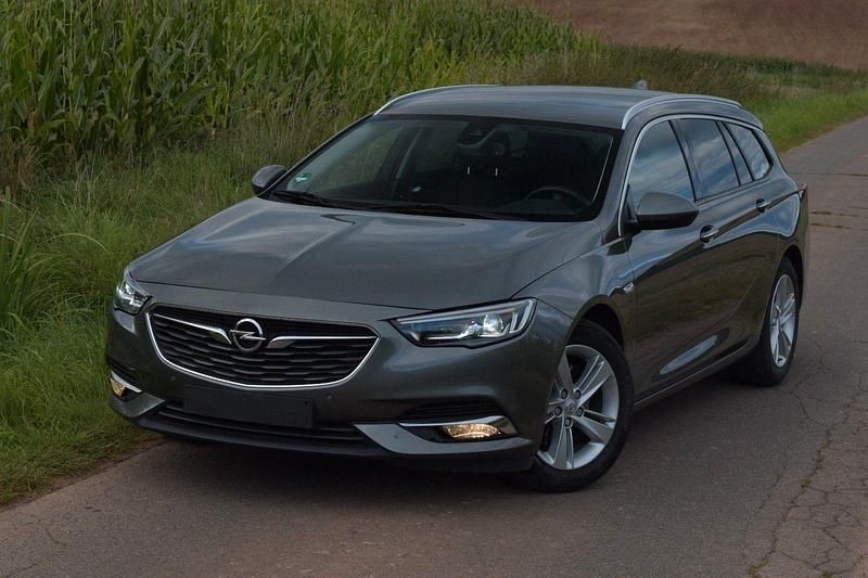 Grau Gebraucht 2018 Opel Insignia Kombi | 12.999 € (Guter Preis) - Bild 1/4