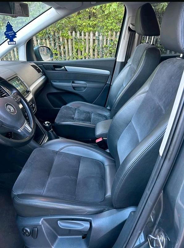 Gebraucht VW Sharan 140 PS (102 kW) 2012 Schwarz Van / Kleinbus