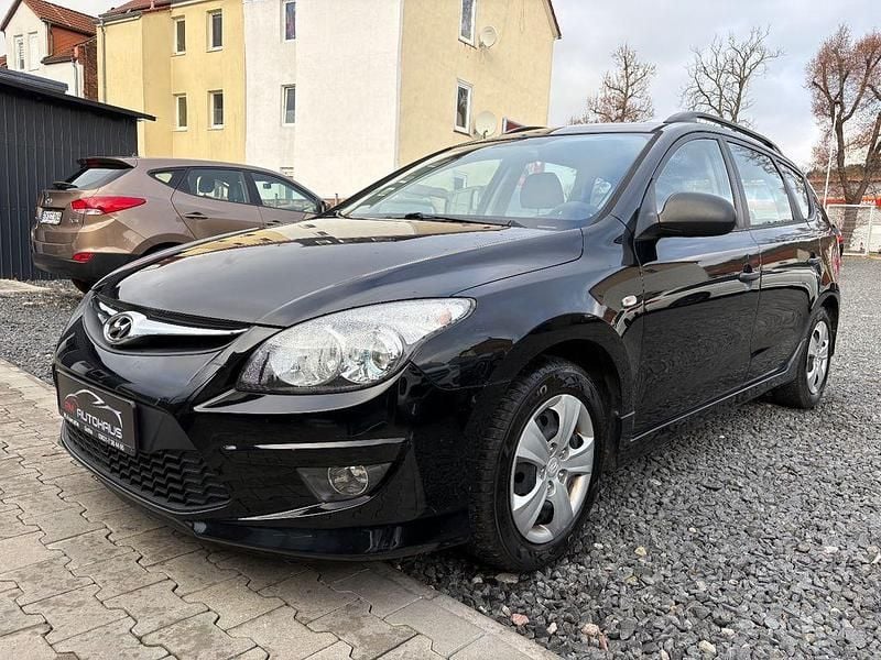 Schwarz Gebraucht 2012 Hyundai i30 Classic Kombi | 3.499 € (Guter Preis) - Bild 1/4
