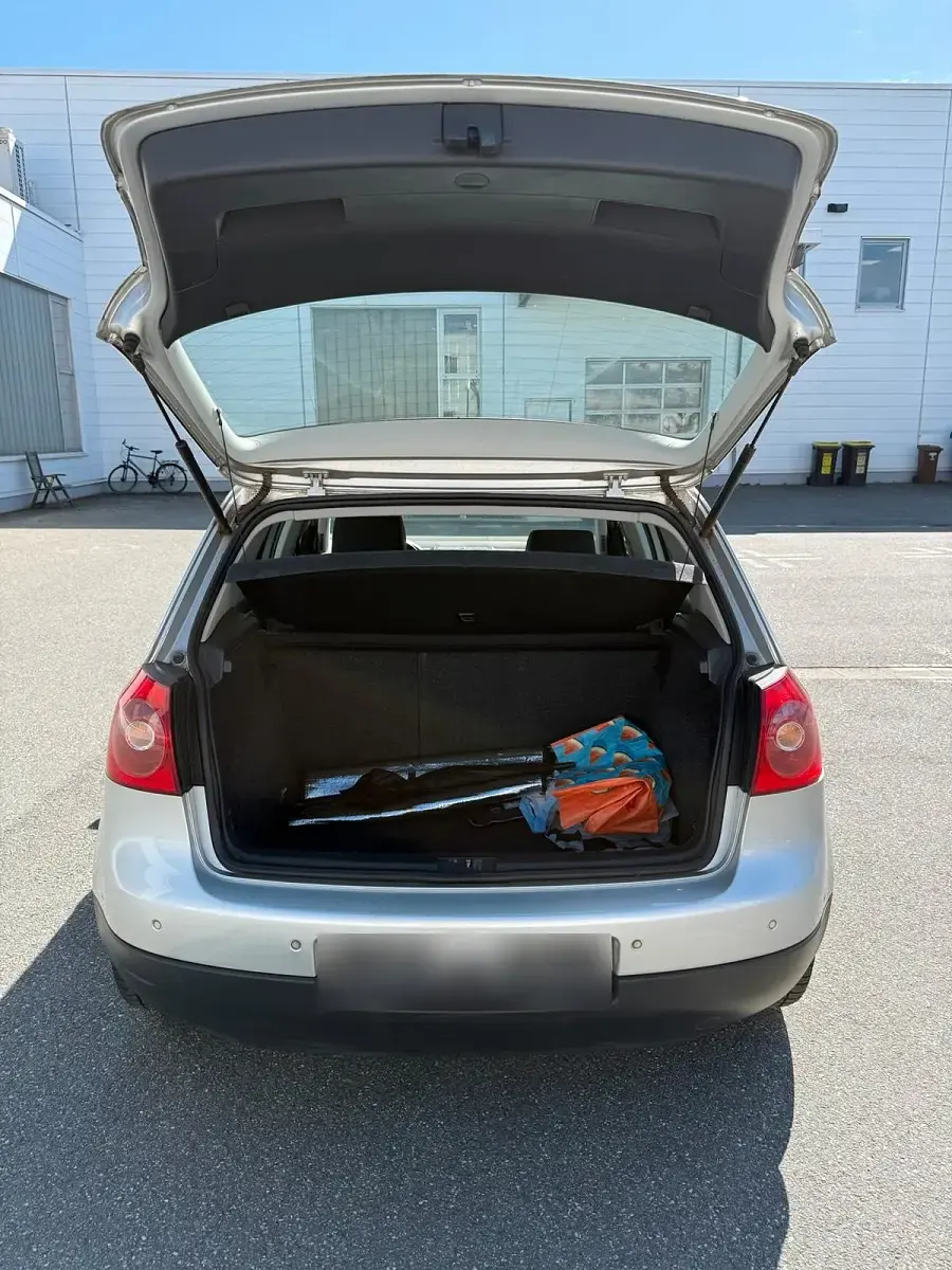 Używany VW Golf V Goal 75 KM (55 kW) 2006 Srebrny Hatchback