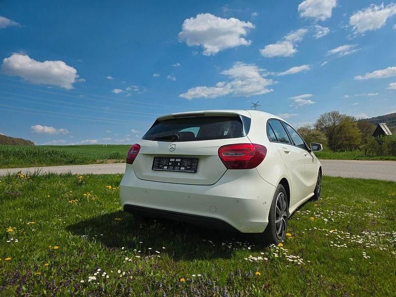 Gebraucht Mercedes A200 136 PS (100 kW) 2017 Weiß Limousine