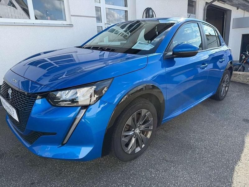 Gebraucht Peugeot e-208 Active 100 kW (136 PS) 2021 Blau Kleinwagen