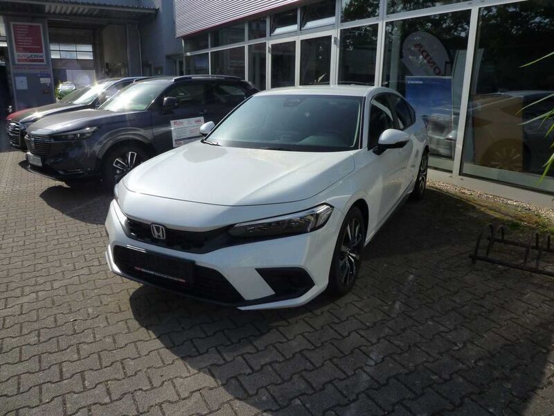 Platinum white p. Neu 2025 Honda Civic Elegance Limousine | 41.290 € (Teuer) - Bild 1/4