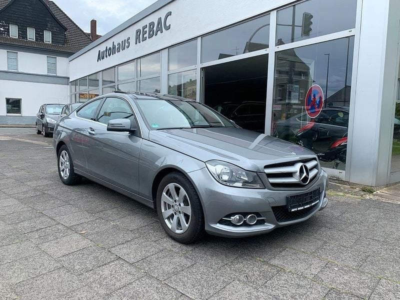 Silber Gebraucht 2012 Mercedes C180 Coupé | 10.990 € (Fairer Preis) - Bild 1/4