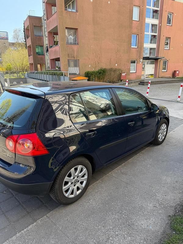 Gebraucht VW Golf IV 90 PS (66 kW) 2004 Blau Kleinwagen