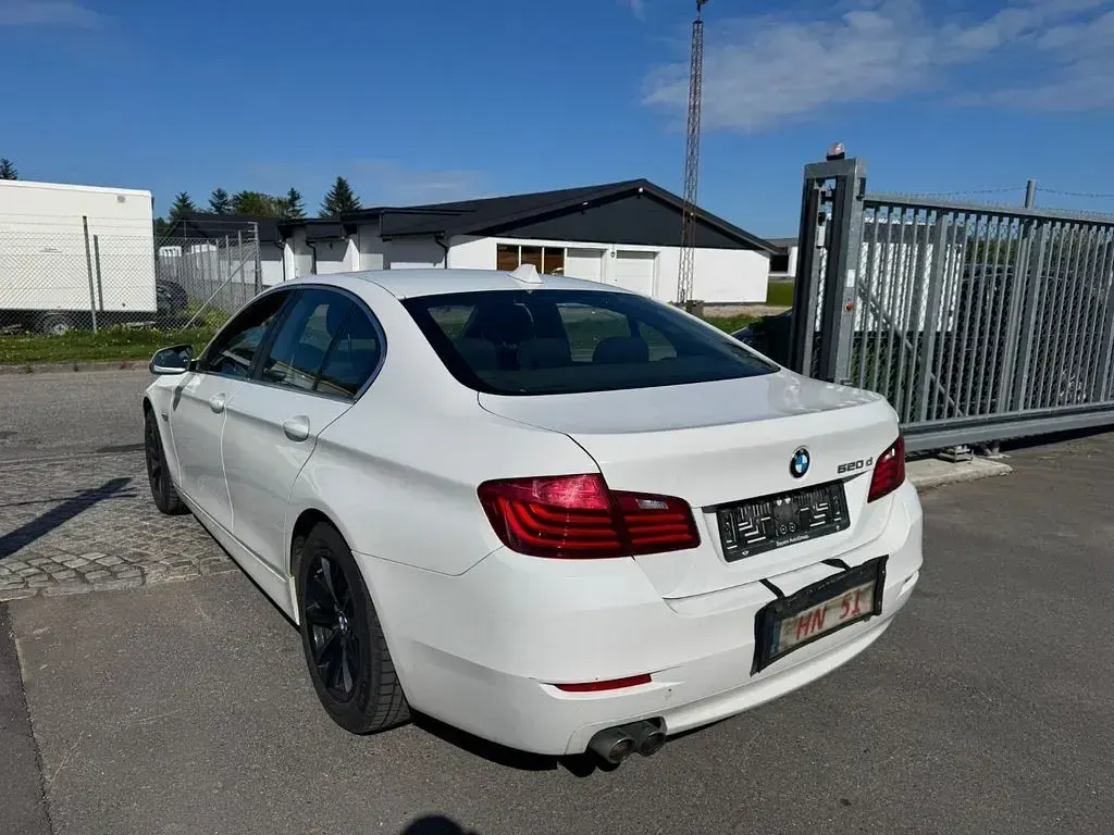 Używany BMW 520 190 KM (139 kW) 2015 Biały Sedan/Limuzyna
