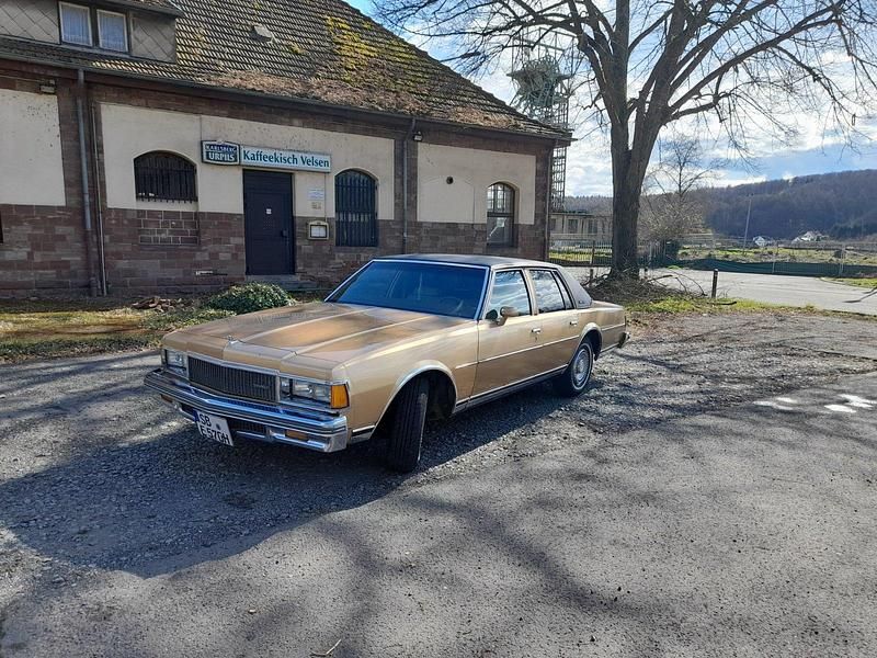Gold Gebraucht 1977 Chevrolet Caprice Limousine | 12.000 € - Bild 1/4