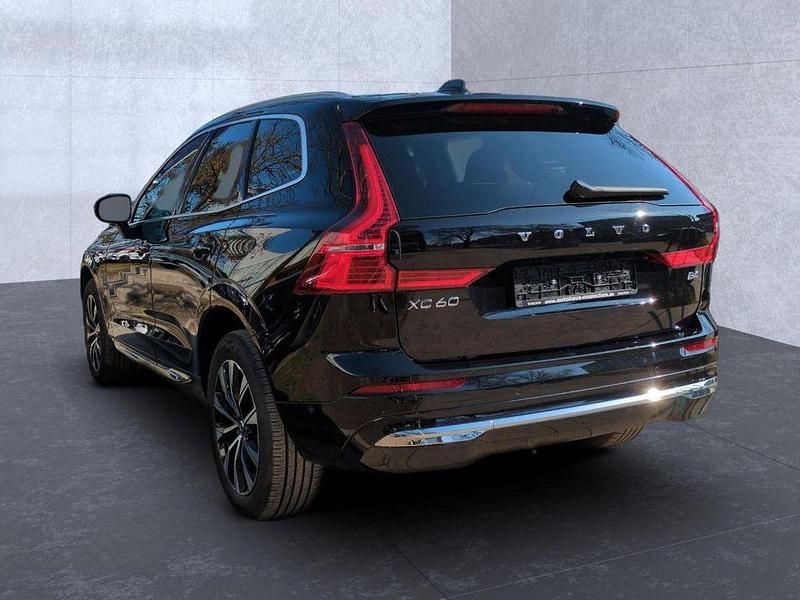Gebraucht Volvo XC60 Plus 197 PS (144 kW) 2023 Onyx black (metallic) SUV