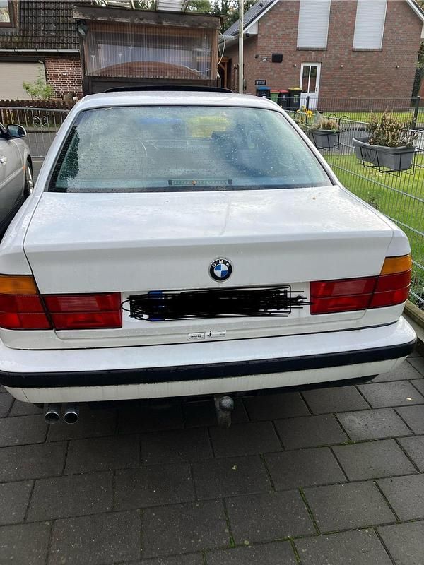 Second-hand BMW 525 171 CP (125 kW) 1990 Berlinǎ