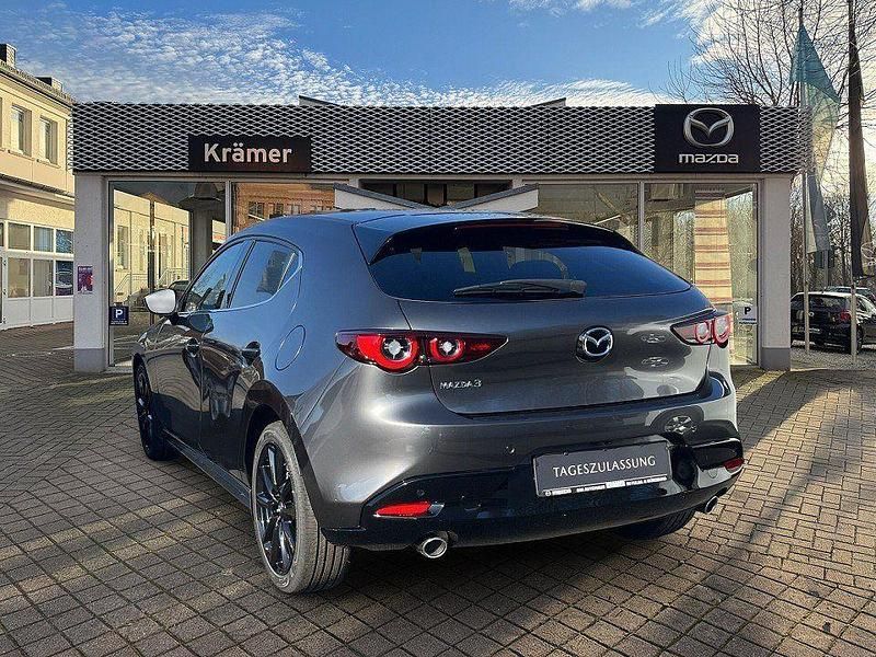 Neu Mazda 3 140 PS (102 kW) 2025 Grau Limousine