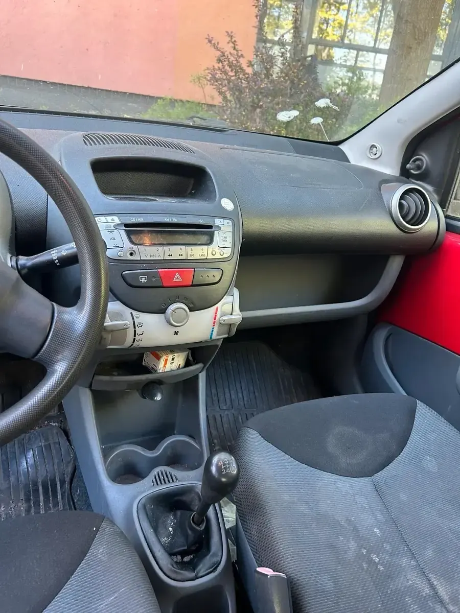 Gebraucht Toyota Aygo 68 PS (50 kW) 2006 Rot Kleinwagen