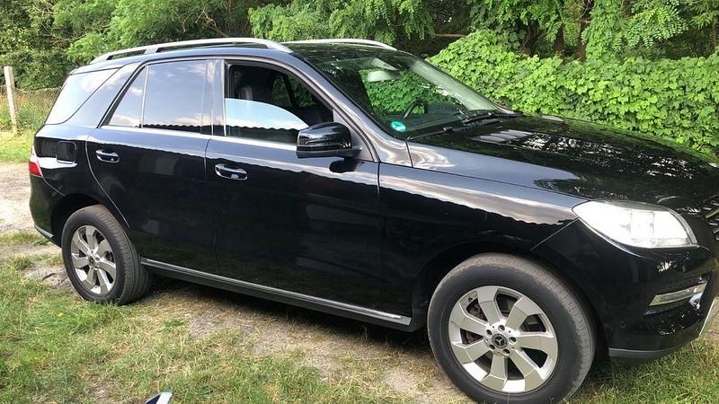 Gebraucht Mercedes ML250 204 PS (150 kW) 2012 Schwarz SUV