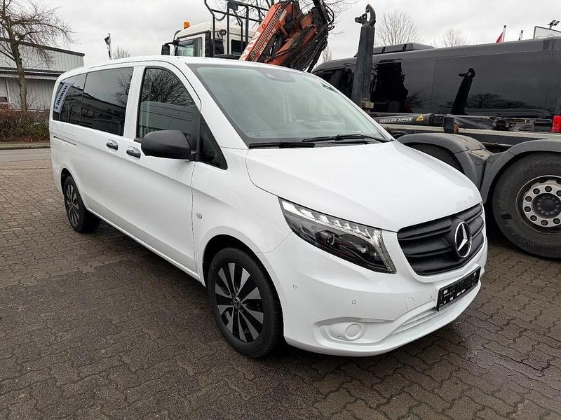 Weiß Gebraucht 2024 Mercedes Vito Van | 41.638 € - Bild 1/4