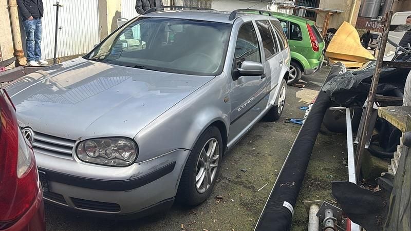 Gebraucht VW Golf IV 131 PS (96 kW) 2003 Grau Kombi