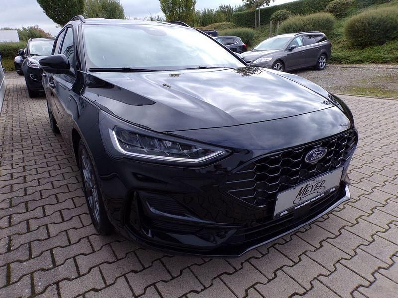 Gebraucht Ford Focus ST-Line 125 PS (91 kW) 2024 Schwarz Limousine