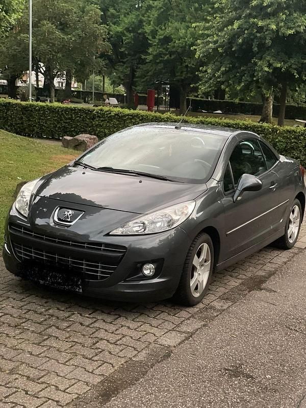 Grau Gebraucht 2014 Peugeot 207 CC Sport Cabrio | 4.700 € (Fairer Preis) - Bild 1/4