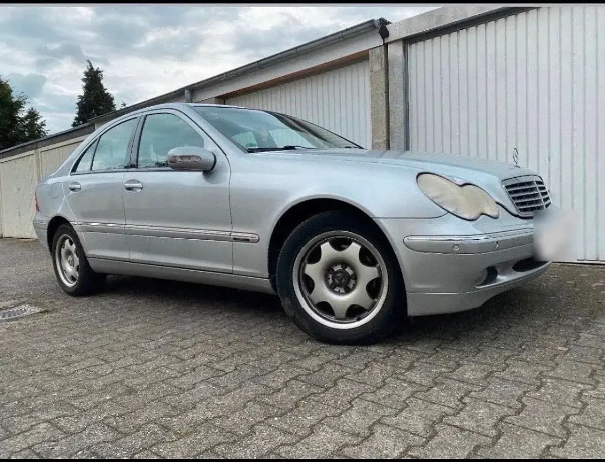 Gebraucht Mercedes C320 218 PS (160 kW) 2001 Grau Limousine