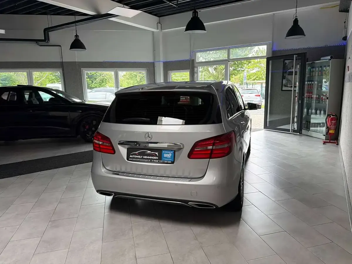 Gebraucht Mercedes B200 Edition 136 PS (100 kW) 2019 Polarsilber  metalliclack Kleinwagen