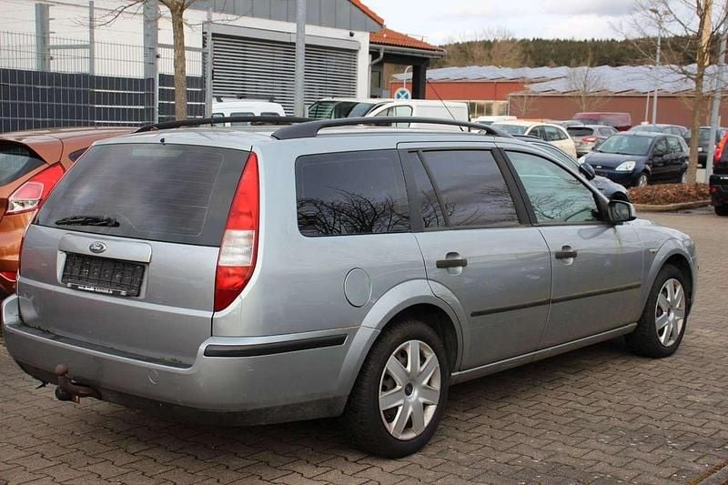 Usado Ford Mondeo 116 CV (85 kW) 2006 Plateado Familiar