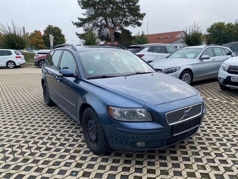 Barents blue metallic / metall Gebraucht 2006 Volvo V50 Kinetic Kombi | 950 € (Superpreis) - Bild 1/4