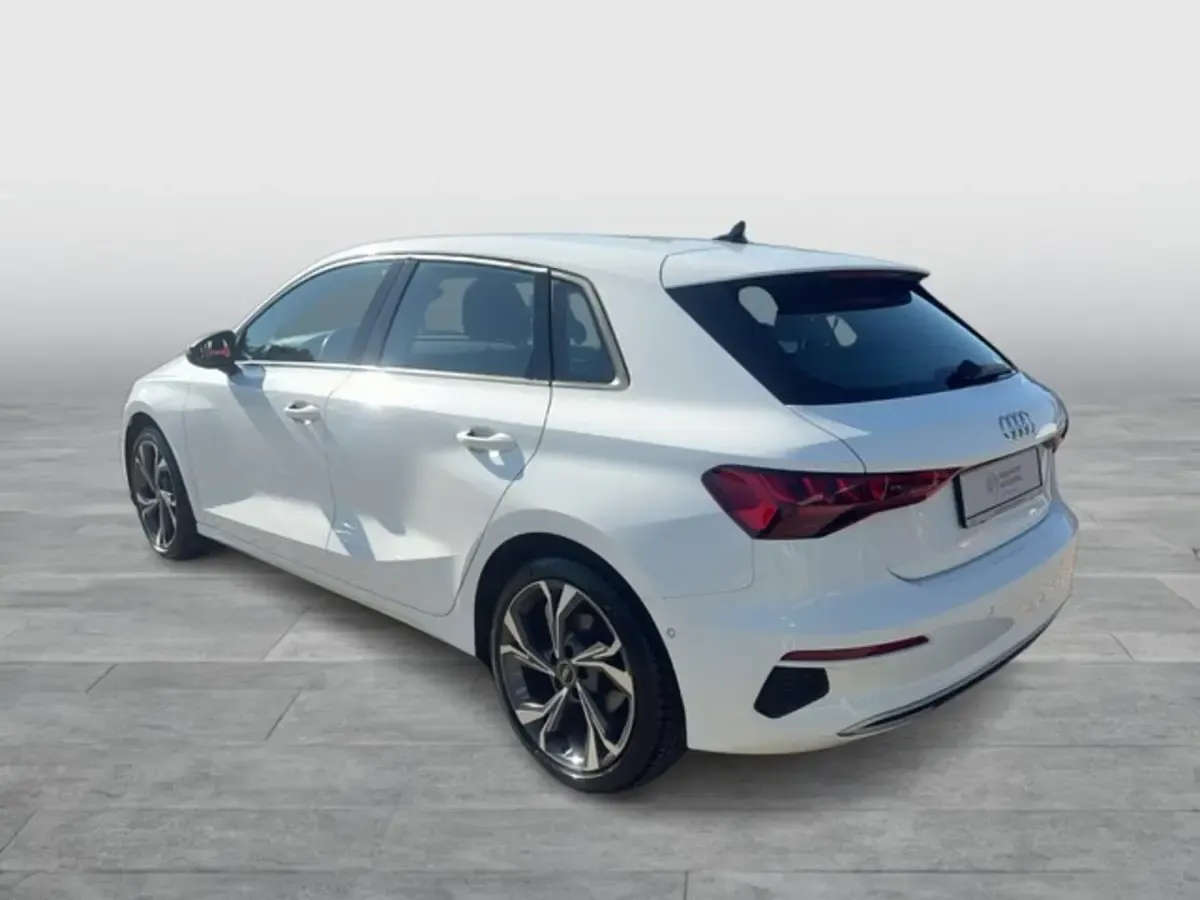 Gebraucht Audi A3 Advanced Plus 150 PS (110 kW) 2022 Weiß Limousine