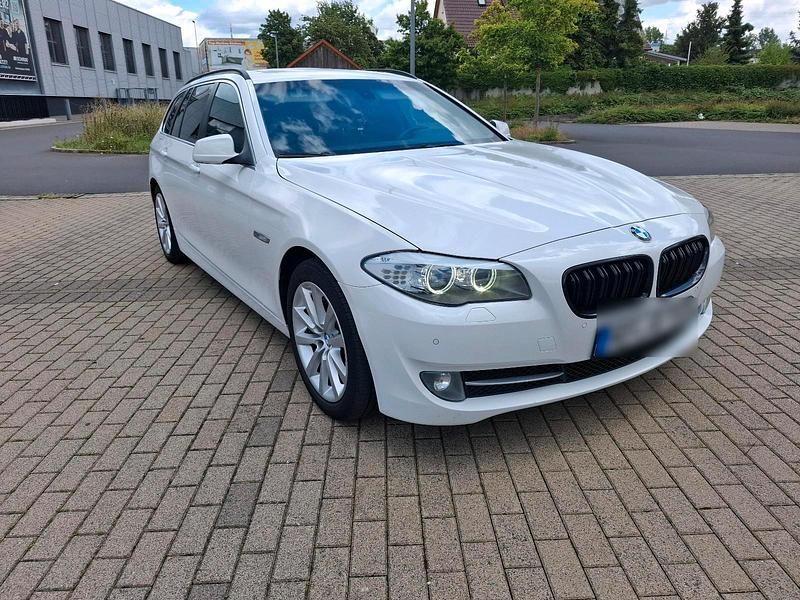 Gebraucht BMW 520 184 PS (135 kW) 2011 Weiß Kombi