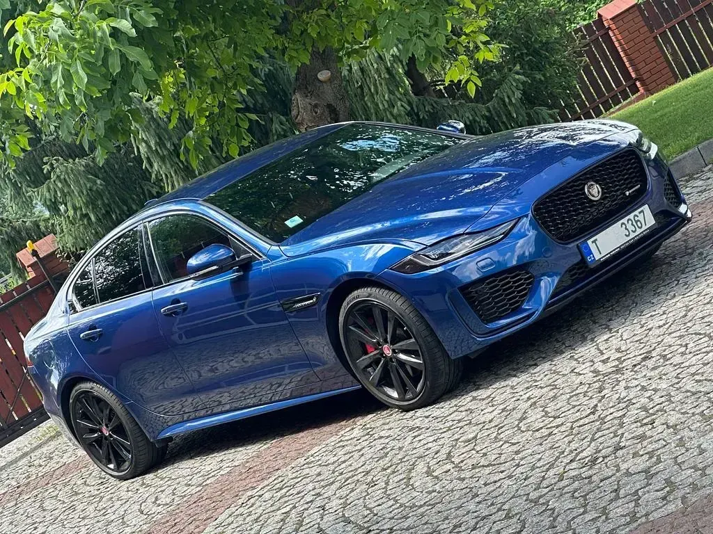 Gebraucht Jaguar XE R-Dynamic 300 PS (220 kW) 2023 Blau Limousine