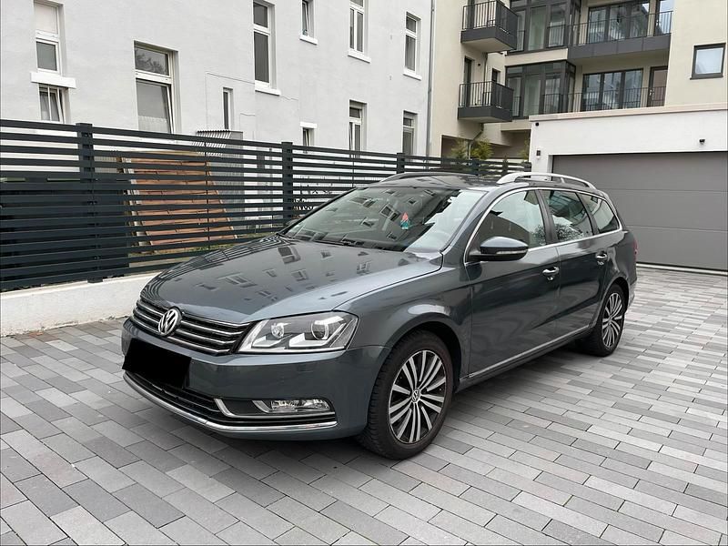 Gebraucht VW Passat 150 PS (110 kW) 2014 Grau Kombi