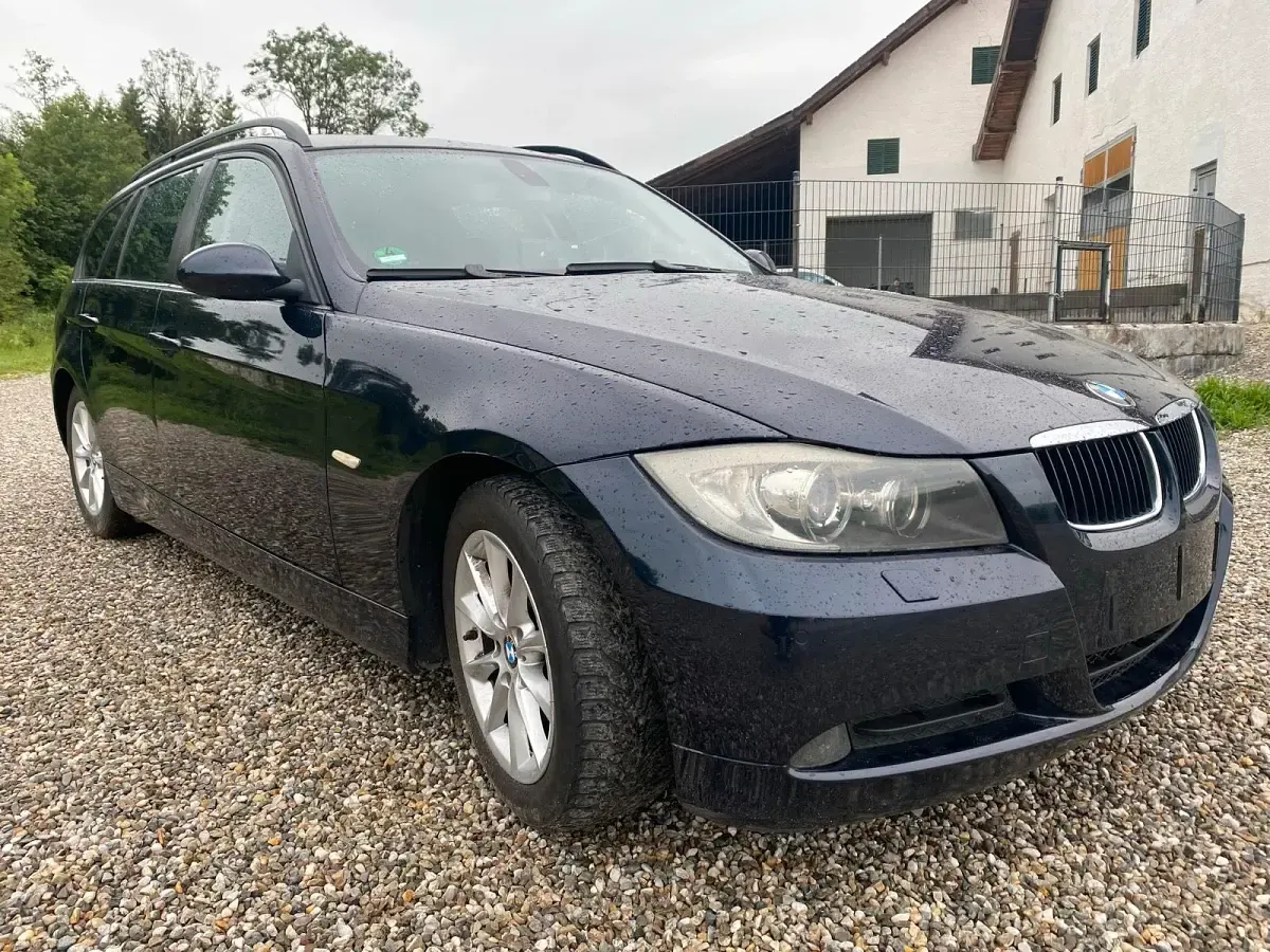 Gebraucht BMW 318 143 PS (105 kW) 2007 Blau Kombi