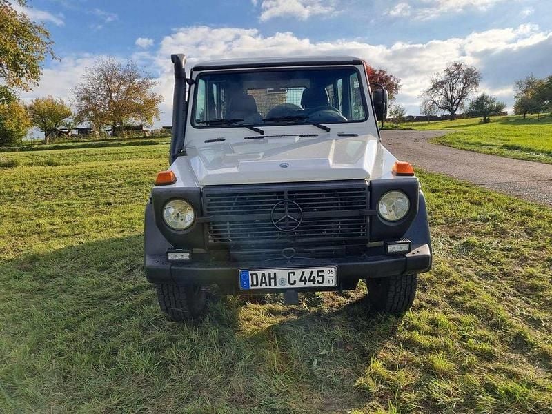 Gebraucht Mercedes G300 184 PS (135 kW) 2011 Weiß SUV