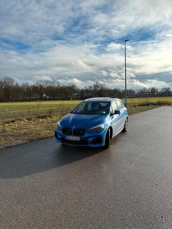 Gebraucht BMW 225 iPerformance 224 PS (164 kW) 2019 Blau Kombi